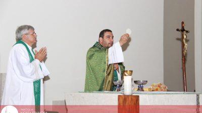 Padre Marcos celebrou o 6º dia da novena do padroeiro na Paróquia Senhor Bom Jesus em Nova Olímpia