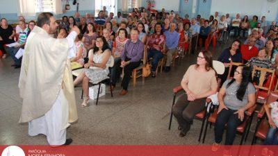 Pais são homenageados durante Missa no Centro Social do Idoso em Pérola