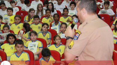 Crianças e adolescentes de Pérola participam de palestra e conscientização para o trânsito