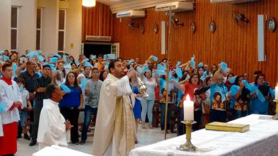 Missa de Nossa Senhora Aparecida contou com a Coroação apresentado pelas crianças 9