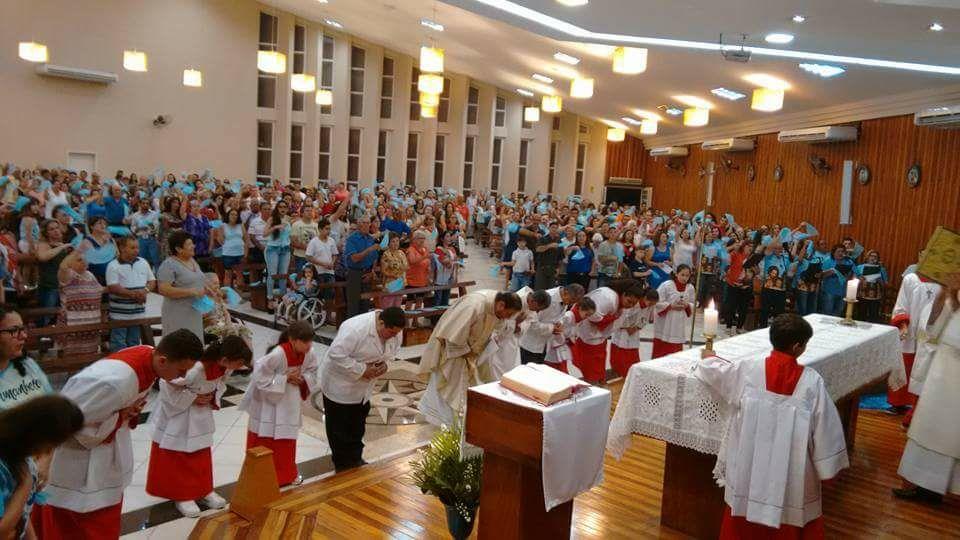 Missa de Nossa Senhora Aparecida contou com a Coroação apresentado pelas crianças 5