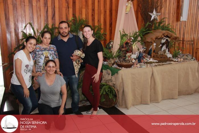 Símbolo do Natal: Presépio é construído dentro da Igreja Matriz, em Pérola. 4