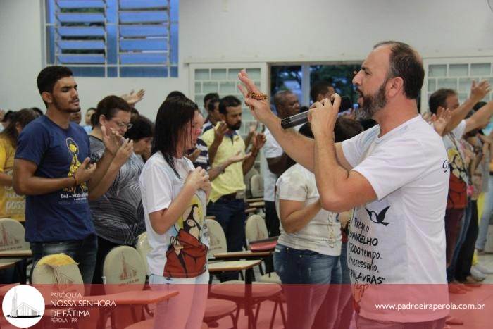 Grupo de Oração da RCC reuniu centenas de pessoas para uma noite de pregação e louvor 9