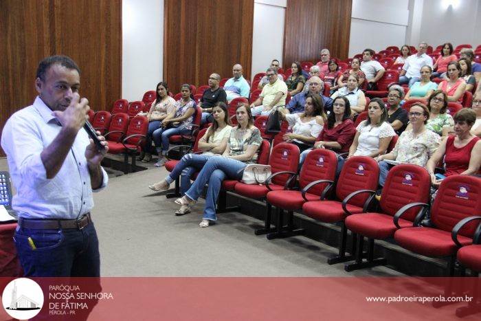 Educação: Padre Marcos esteve presente na abertura do Ano Letivo em Pérola 5