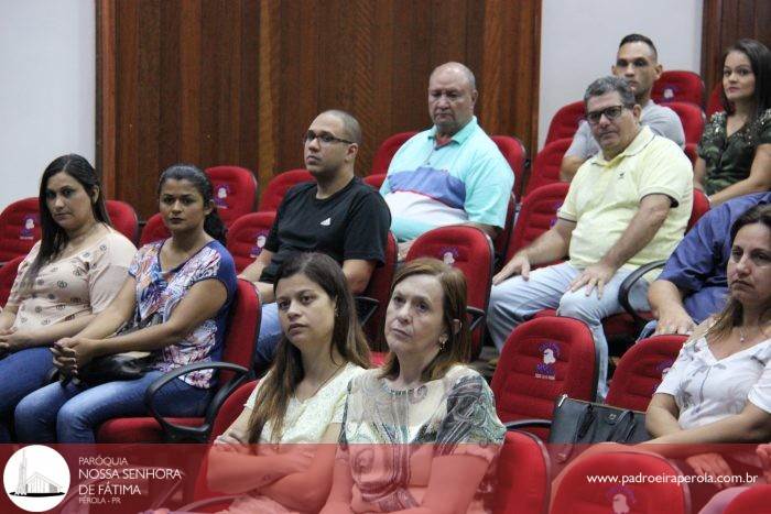 Educação: Padre Marcos esteve presente na abertura do Ano Letivo em Pérola 8