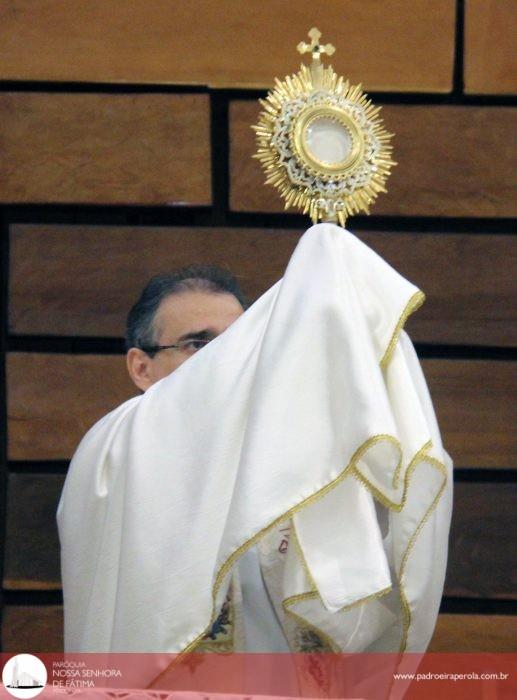 Igreja Matriz: Celebração Eucarística ao Sagrado Coração de Jesus e Adoração 20