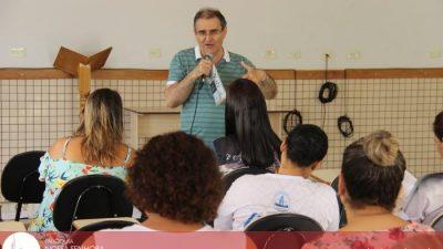 Domingo é a abertura da catequese na Paróquia e catequistas se reuniram hoje