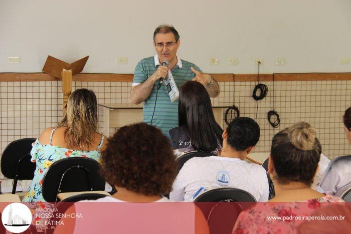 Domingo é a abertura da catequese na Paróquia e catequistas se reuniram hoje 4