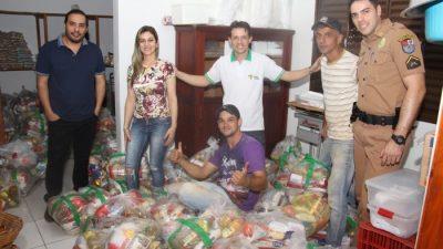 SOS com Cristo: Duas toneladas de alimentos foram arrecadadas e irão para a mesa dos mais necessitados