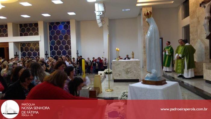 Semana da Família: durante a missa presidida pelo Pe. Marcio foi recebido os retalhos entregue pelas familias 9
