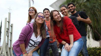 Música & Evangelização: Jovens promovem o “Recreio com Cristo” no colégio em Pérola