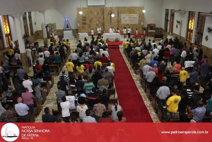 Padre Marcos presidiu uma missa na Semana da Família em Icaraíma 16