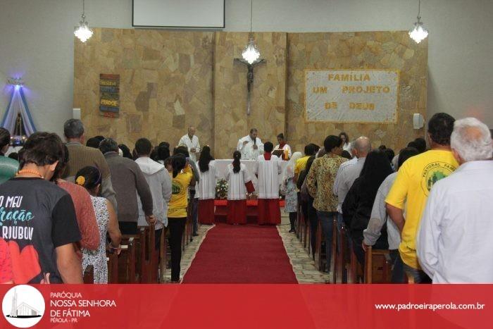 Padre Marcos presidiu uma missa na Semana da Família em Icaraíma 18