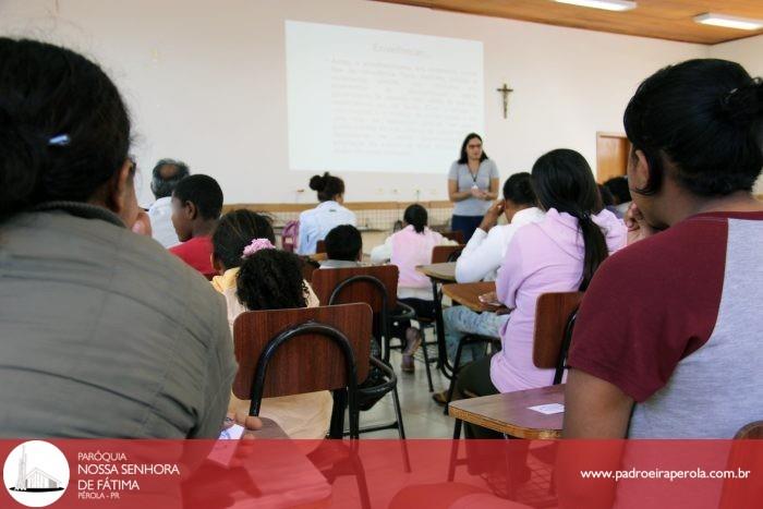 Além de ajudar com cestas-básicas a Pastoral Social promove uma formação sobre "qualidade de vida" às famílias assistidas 6