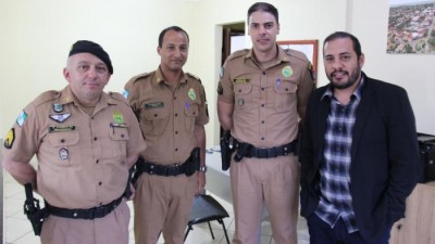 Padre visitou o destacamento da Policia Militar em Pérola