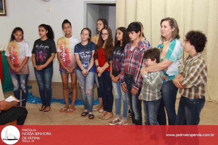 Adolescentes apresentam teatro durante celebração na Comunidade São Paulo 41