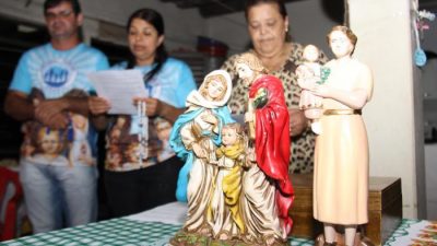 Pastoral Familiar se reúne para rezar o Terço à gravidez de Nossa Senhora