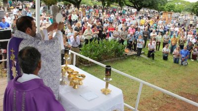 Missa de Finados foi celebrada no Cemitério Municipal em Pérola