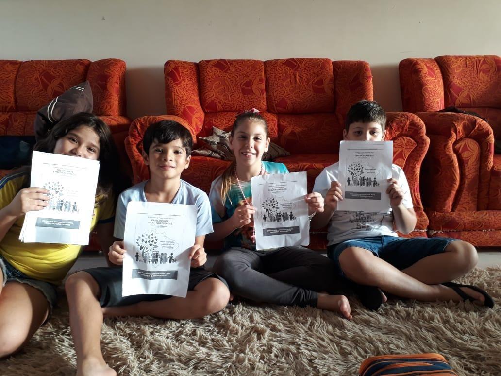 Catequistas trabalham conteúdos da "Campanha da Fraternidade" com as crianças 4