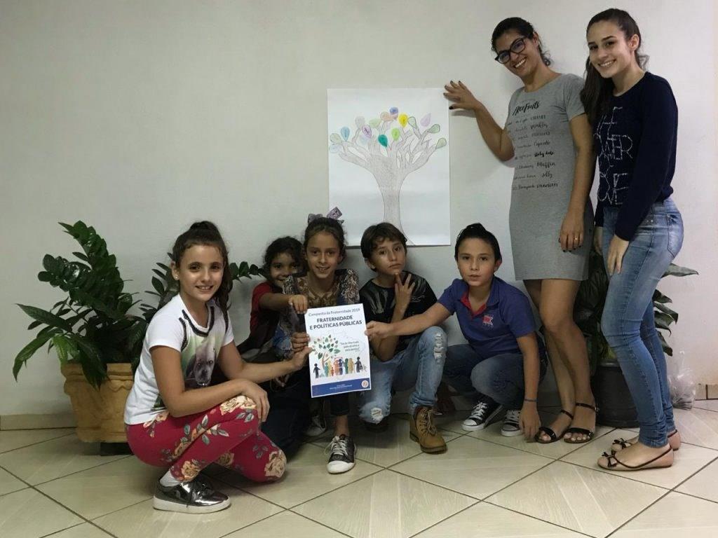 Catequistas trabalham conteúdos da "Campanha da Fraternidade" com as crianças 10