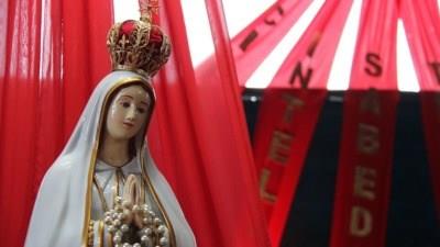 Cenáculo com Maria: pregação e Missa