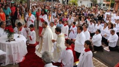Dia 20 haverá celebração e procissão de Corpus Christi em Pérola [saiba mais]