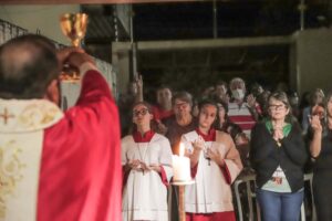 Padre celebrou Missa em residência pelos enfermos da comunidade Nossa Senhora de Lourdes 19