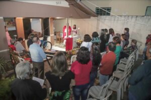 Padre celebrou Missa em residência pelos enfermos da comunidade Nossa Senhora de Lourdes 23