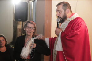 Padre celebrou Missa em residência pelos enfermos da comunidade Nossa Senhora de Lourdes 37