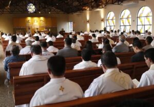 Diocese de Umuarama: Encontro dos Presbíteros com tema "Perspectivas para o Presbítero na Sociedade do Cansaço” 6
