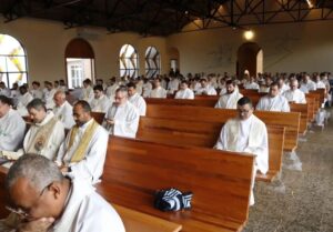 Diocese de Umuarama: Encontro dos Presbíteros com tema "Perspectivas para o Presbítero na Sociedade do Cansaço” 8