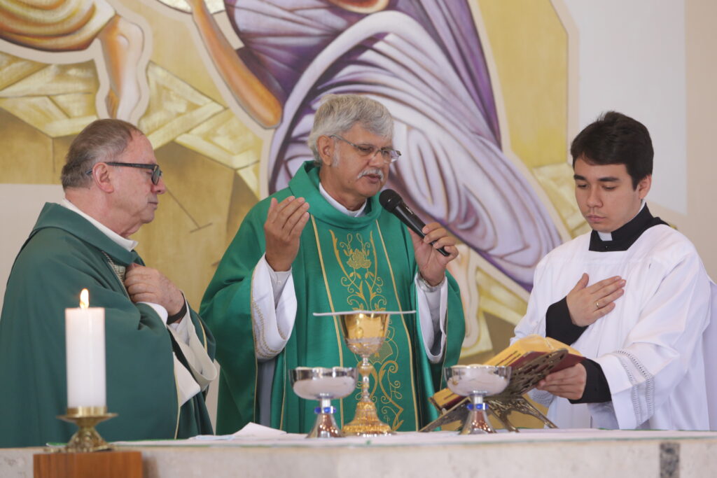 Padre Jorge estará em Pérola hoje na qual celebrará às 20h uma Missa pelo seu aniversário 4