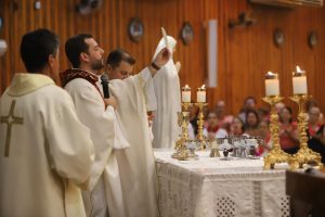 Padre Eduardo celebrou a "VI Trezena da Padroeira" 7