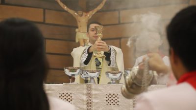 Trezena: Padre Wesley celebrou Missa em Pérola