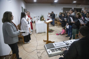 Pe. Marcos celebra uma Missa na CEB São Paulo 6