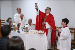 Pe. Marcos celebra uma Missa na CEB São Paulo 15