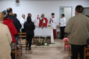 Pe. Marcos celebra uma Missa na CEB São Paulo 16