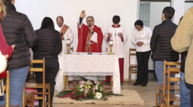 Pe. Marcos celebra uma Missa na CEB São Paulo