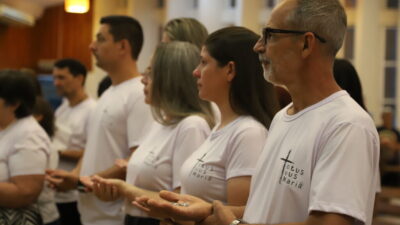 Missa e consagração a Nossa Senhora