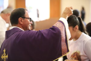 Missas de Cinzas foi celebrada às 06h na Paróquia. Haverão outras três hoje. 7