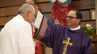 Missas de Cinzas foi celebrada às 06h na Paróquia. Haverão outras três hoje.
