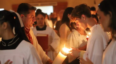 Sábado Santo: Vigília Pascal e Batismo